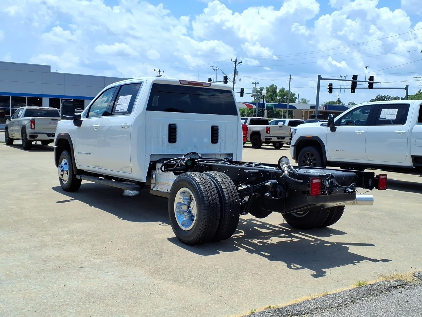 2026 GMC Sierra 3500 HD Chassis Cab SLE